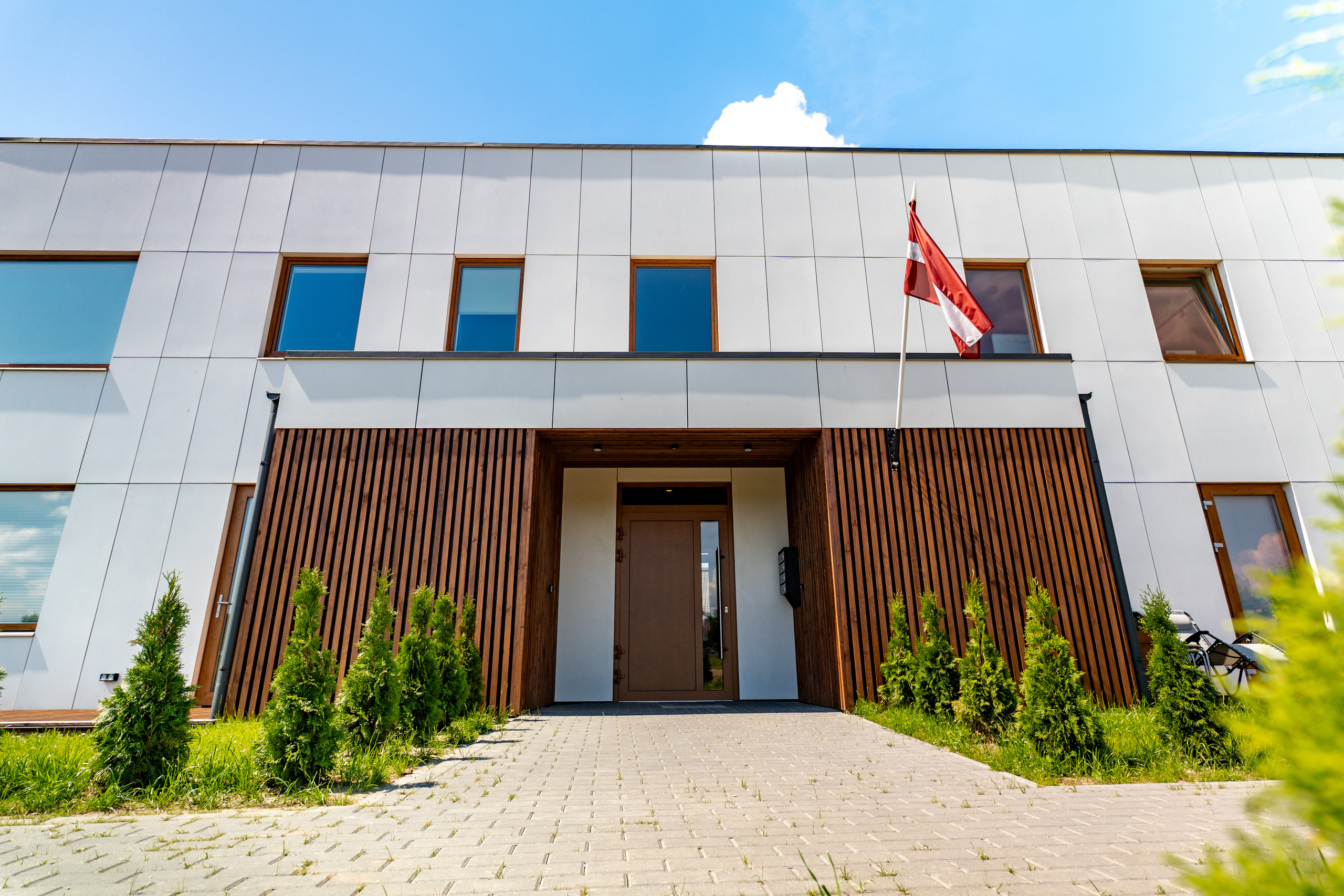 Tilderu iela 2C - centrālā ieeja